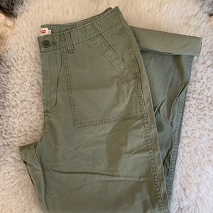 Levi’s boyfriend pants